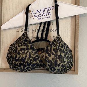 Brand new bra never worn, tags got taken off..